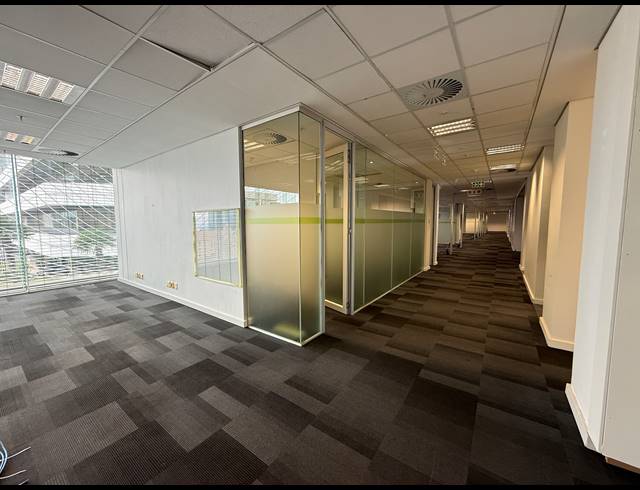 3,718M² OFFICE TO LET IN SANDTON CENTRAL